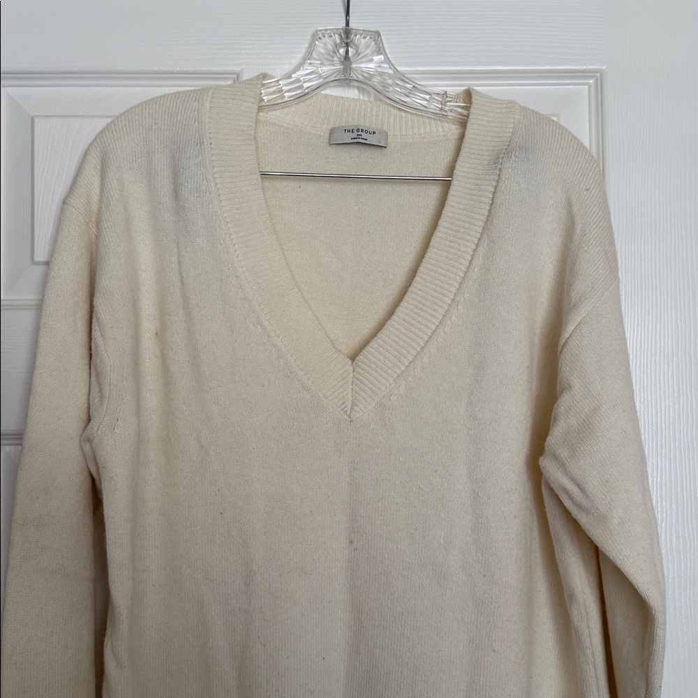 Aritzia The Group Light Birch V-Neck Wool Sweater 2XS - Picture 2 of 6